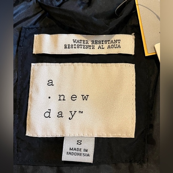 A New Day quilted light jacket. Waterproof. 2 pockets. Black. S-M. NWT - Picture 8 of 10